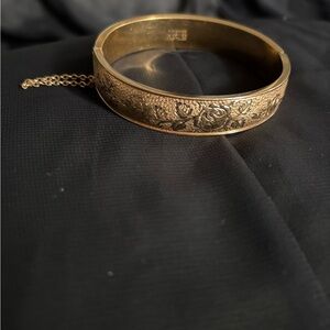 1920s-30s Walter E. Hayward 12k Floral Hinged Bangle Bracelet w/ Safety Chain